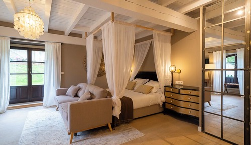 Suite Junior, 1 très grand lit et 1 canapé-lit, vue jardin