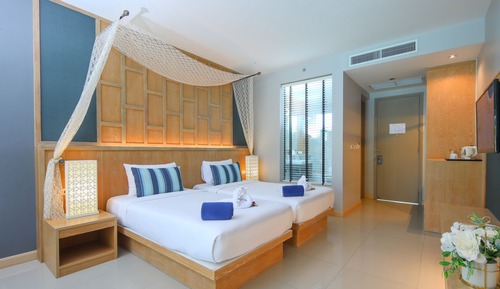 Chambre Deluxe, accès piscine