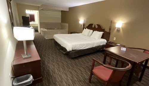 Chambre, 1 très grand lit, non-fumeurs, bain à remous