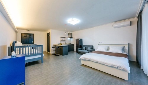 Chambre (301)