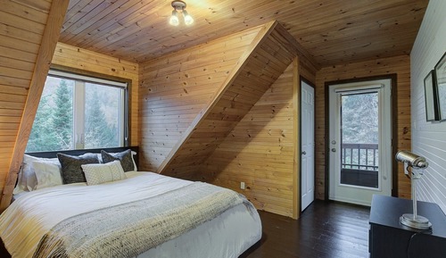 Chalet, 6 chambres, bain à remous, en bord de lac