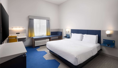 Chambre, 1 très grand lit, accessible aux personnes à mobilité réduite, non-fumeurs