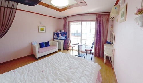 Chambre (203)