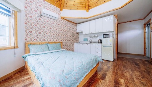 Chambre (Cherry Sage)