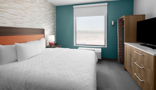 Suite, 1 très grand lit, accessible aux personnes à mobilité réduite (Roll-In Shower)