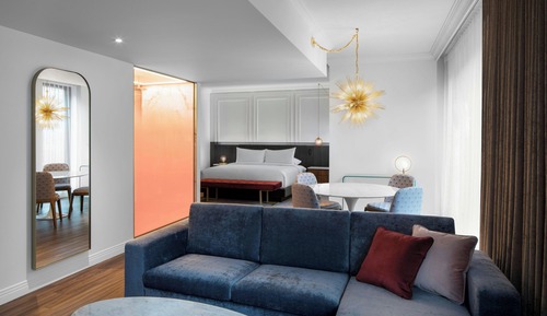 Suite, 1 très grand lit, vue ville