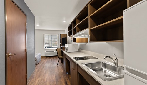 Chambre, 1 grand lit, accessible aux personnes à mobilité réduite, non-fumeurs (Roll-in Shower)