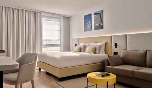 Chambre Premium, 1 très grand lit et 1 canapé-lit