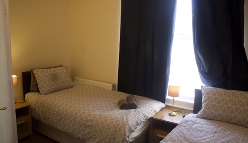 Chambre avec lits jumeaux, salle de bains attenante (Room 7 Twin en suite)