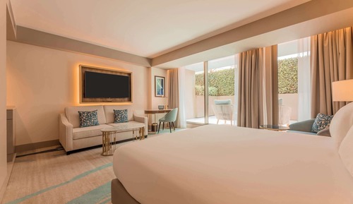 Chambre Deluxe, 1 très grand lit, patio