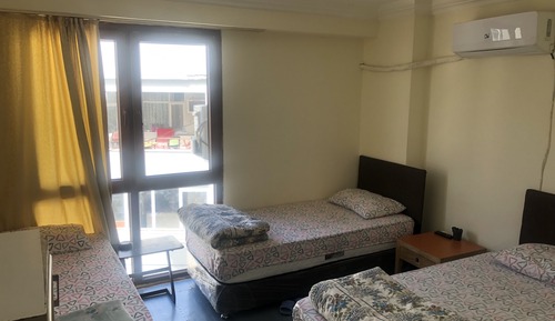 Chambre Triple, salle de bains commune