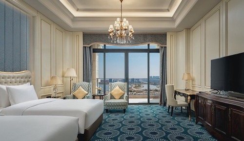 Chambre Standard, 2 lits doubles, accès salon affaires, vue lac