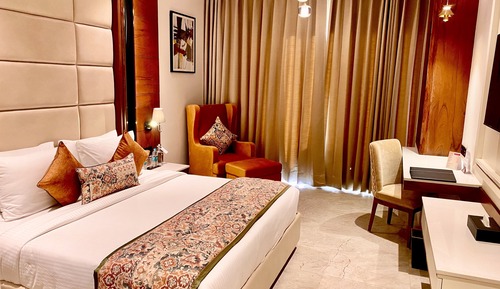 Chambre Exécutive, balcon