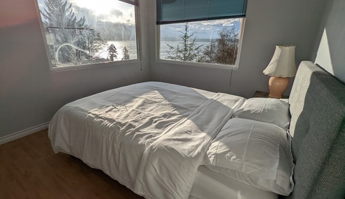 Cabane, vue baie
