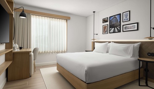 Chambre, 1 très grand lit, accessible aux personnes à mobilité réduite