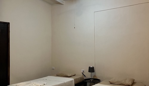 Chambre, salle de bains attenante