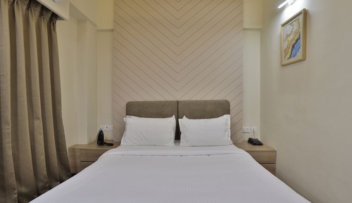 Chambre Luxe, 1 chambre, vue ville, côté jardin