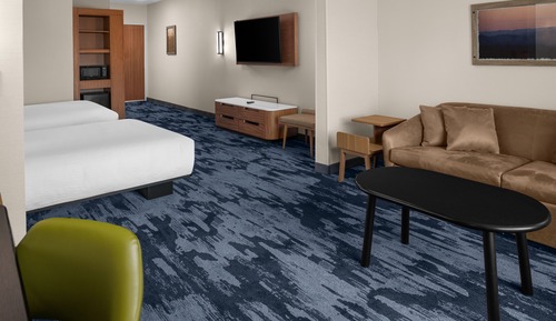 Suite, plusieurs lits (Mobility Accessible, Tub)