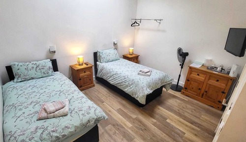Chambre Confort avec lits jumeaux, 2 chambres, non-fumeurs, salle de bains attenante