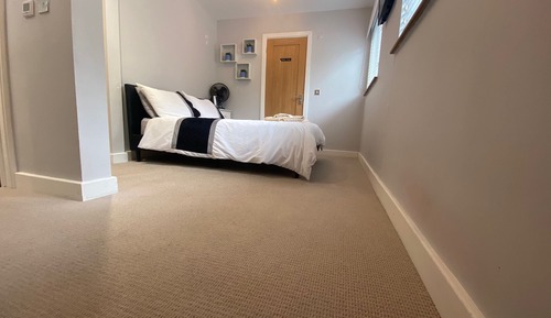 Chambre Double Confort, 1 lit double, non-fumeurs, salle de bains attenante