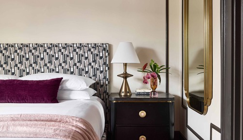 Chambre, 1 très grand lit