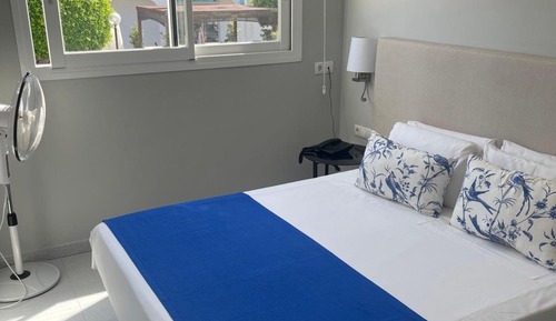 Chambre Double (1 Adult + 1 child)
