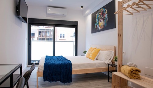 Chambre Double Supérieure, 1 grand lit, salle de bains attenante
