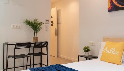 Chambre Double Confort, 1 grand lit, salle de bains attenante