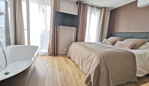 Appartement Supérieur, salle de bains attenante, vue parc (Catana)