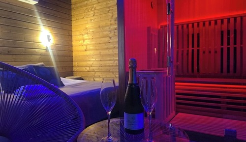 Suite Romantique, bain à remous (Love Room & Spa Privatif)
