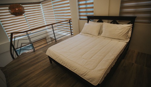 Chambre Simple Standard, 1 grand lit, vue jardin