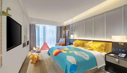 Suite Familiale, non-fumeurs (1 King Bed and 1 Twin Bed)