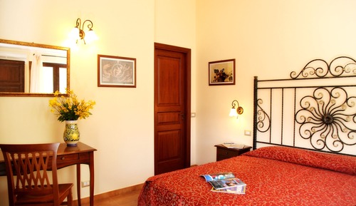 Chambre Standard Double ou avec lits jumeaux
