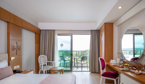 Chambre Standard, vue partielle sur la mer