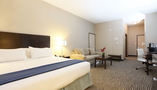 Suite, 1 très grand lit et 1 canapé-lit