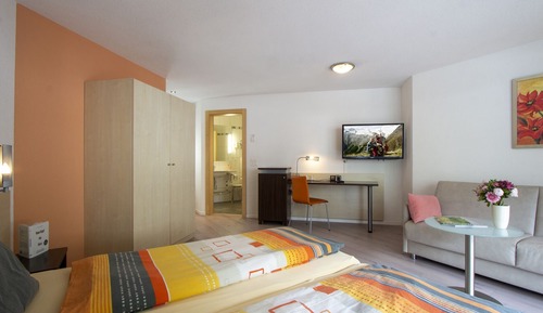 Chambre Double, balcon (South)