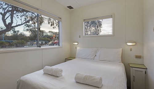 Cabane Économique (Sleeps 5)
