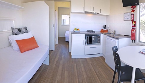 Cabane Économique (Sleeps 3)