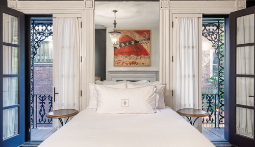 Chambre Signature, 1 grand lit, balcon, vue jardin