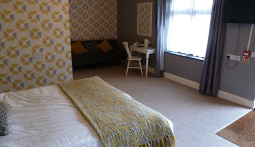 Chambre Double, accessible aux personnes à mobilité réduite (Disabled Access Room 8)