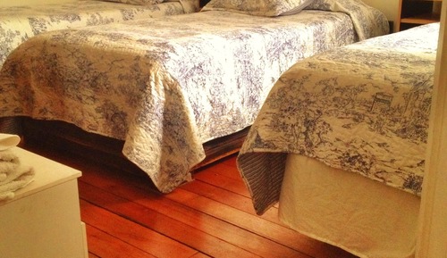 Chambre Triple, salle de bains commune
