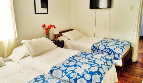 Chambre Triple, salle de bains privée