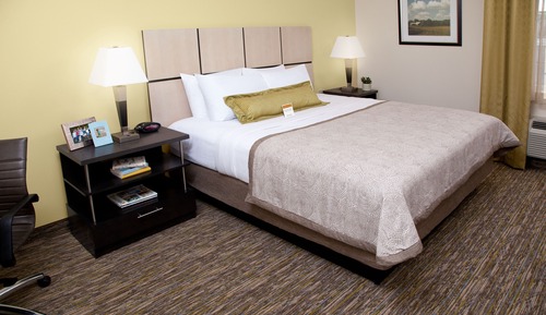 Suite Studio, 1 grand lit, accessible aux personnes à mobilité réduite (Comm, Accessible Tub)