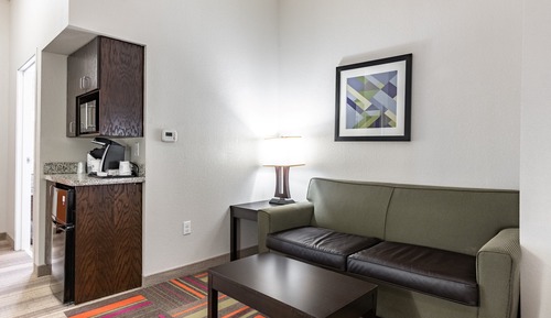 Suite, 1 très grand lit et 1 canapé-lit (Communications)