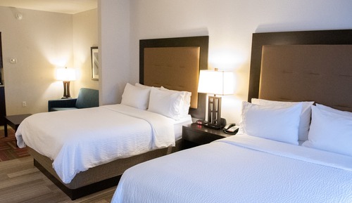 Suite, 2 grands lits (Communications, Mobility)