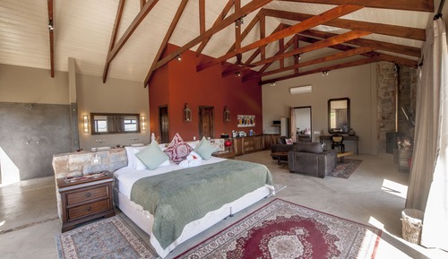 HONEYMOON SUITE WITH PLUNGE POOL ROOM 7
