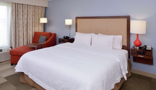 Chambre, 1 très grand lit, accessible aux personnes à mobilité réduite
