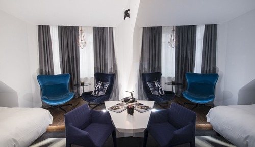 Suite Magique avec lit suspendu et Accès au Spa