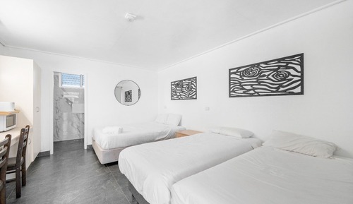 Chambre, plusieurs lits, non-fumeurs