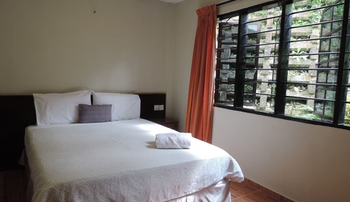 Chambre Double, salle de bains privée